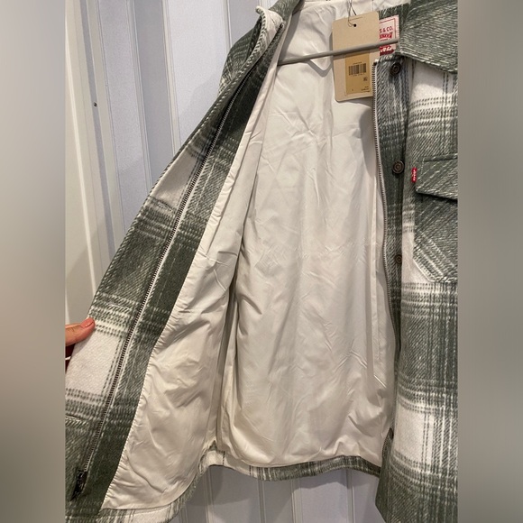 Levi’s Women’s Plaid Shirt Jacket - Picture 5 of 5